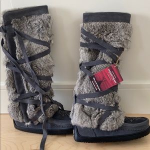 Manitobah mukluk fur boots NWT size 7 🧊 ❄️
